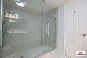 Luxurious Basement Bathroom - Altima Homes Inc.